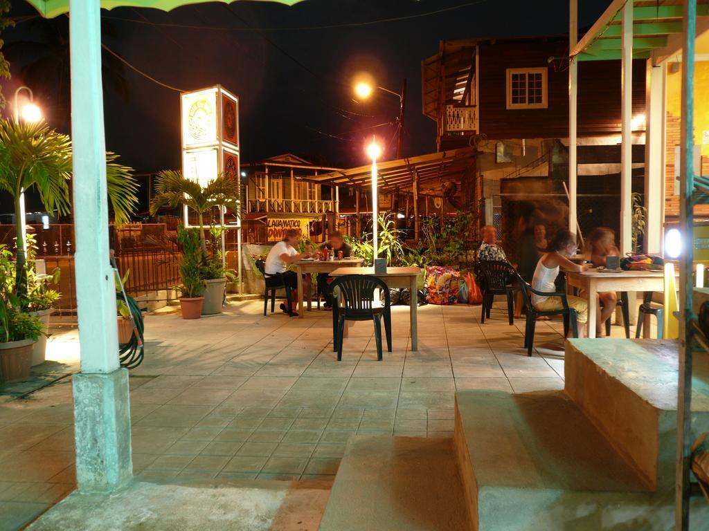 Hotel Casa Max Bocas Town Exterior foto