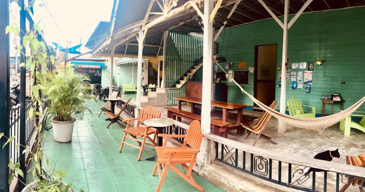 Hotel Casa Max Bocas Town Exterior foto